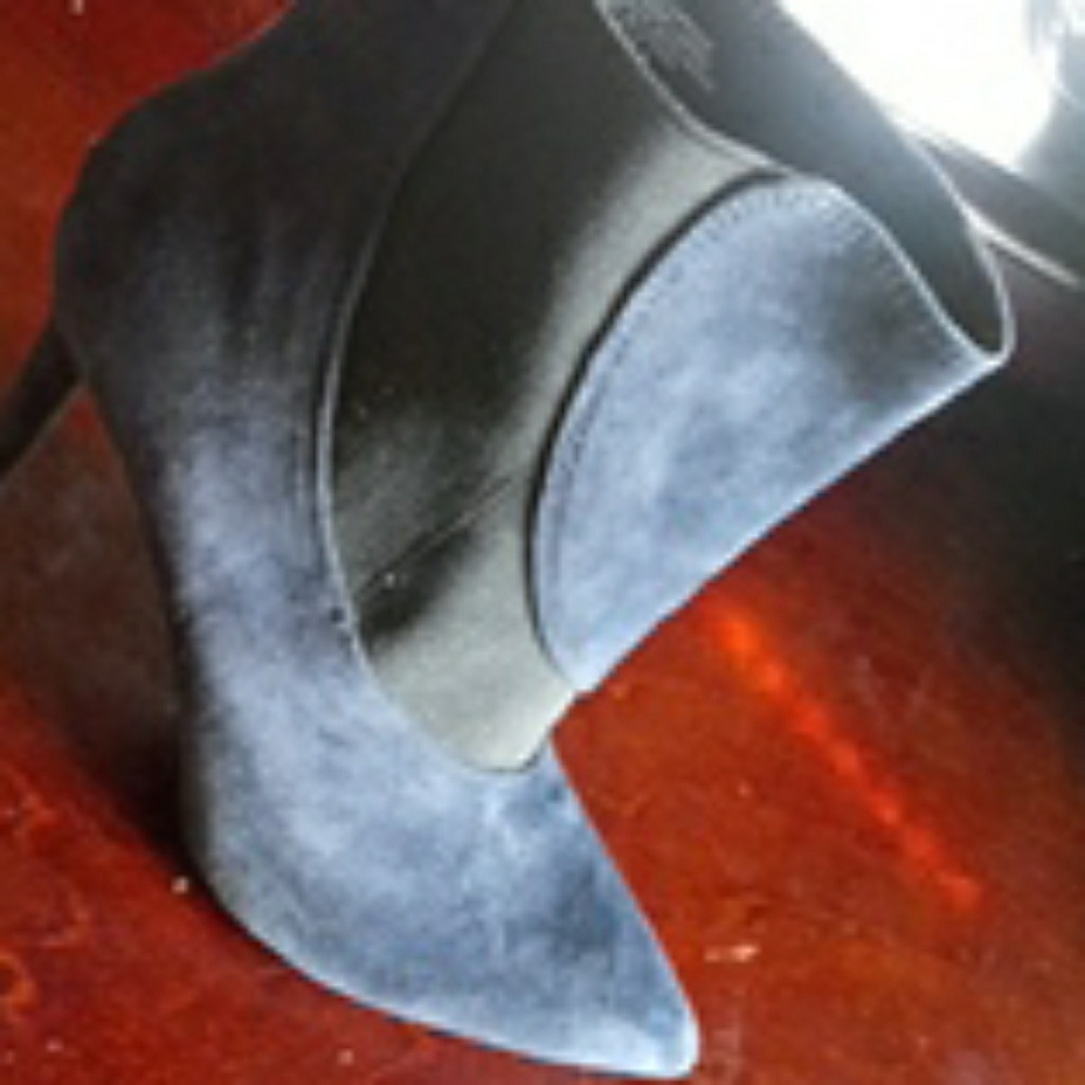Shoes - Picture 4 of 5
